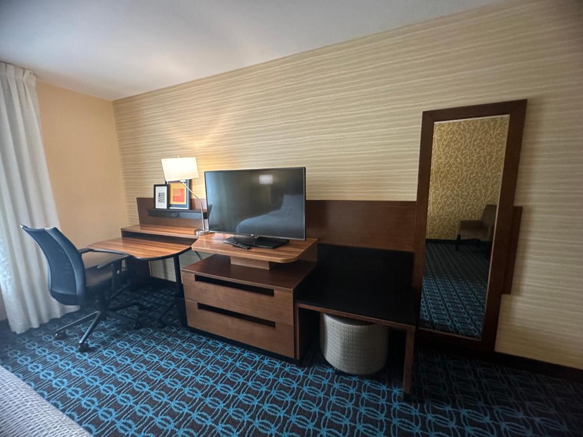 Fairfield Inn & Suites By Marriott Detroit Chesterfield Екстериор снимка