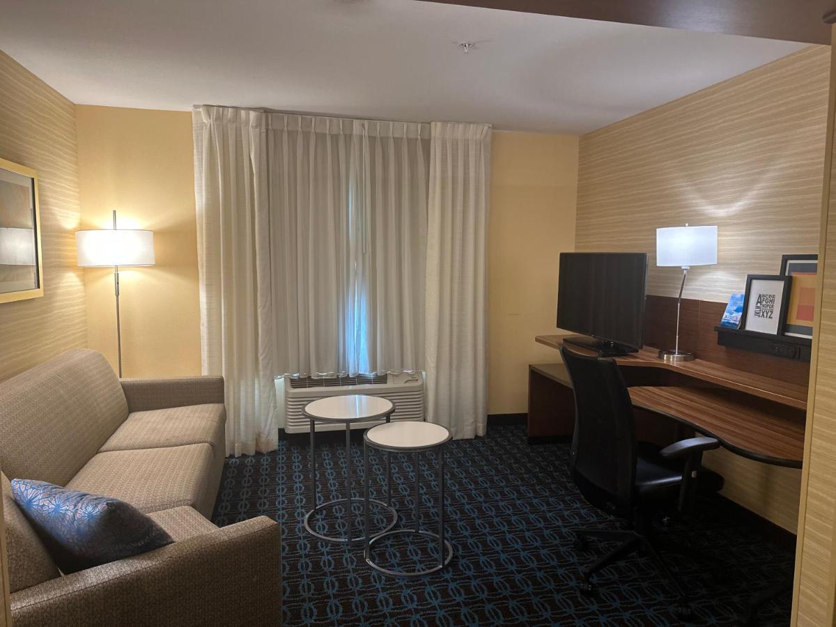 Fairfield Inn & Suites By Marriott Detroit Chesterfield Екстериор снимка
